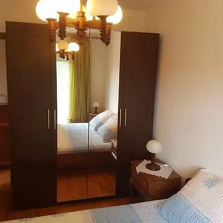 With A Parking Space Kastel Kambelovac, - 15279 *